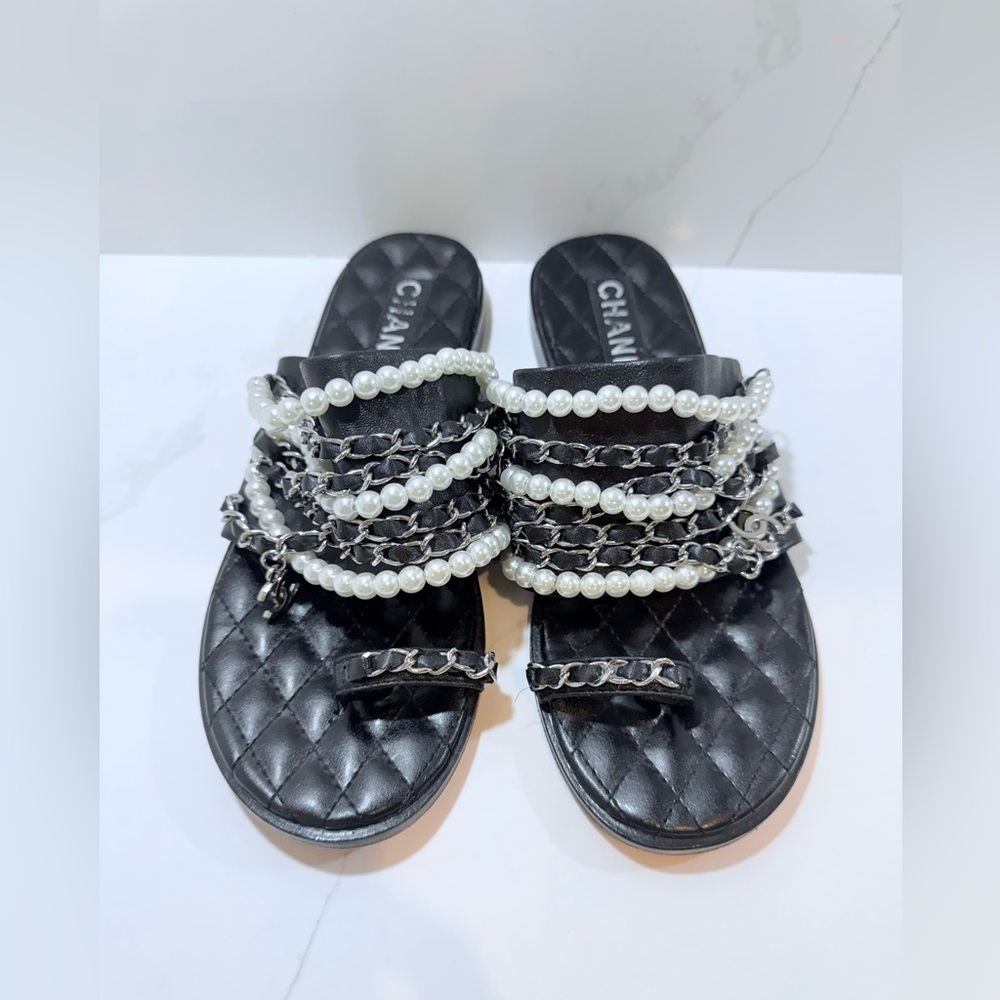 CHANEL 2019 Interlocking CC Logo Slides OG34407. Size 37